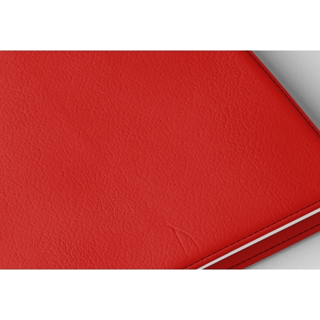 Détail texture simili cuir couverture agenda infirmière rouge cardinal 2027