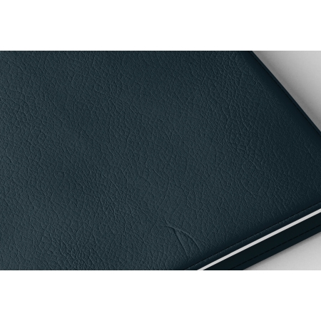 Détail texture simili cuir couverture agenda infirmière bleu pétrole 2027