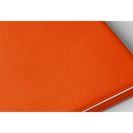 Détail texture simili cuir couverture agenda infirmière orange 2027