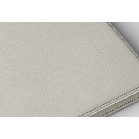Détail texture simili cuir couverture agenda infirmière gris souris 2027